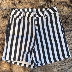 Beetlejuice high waisted black and white short